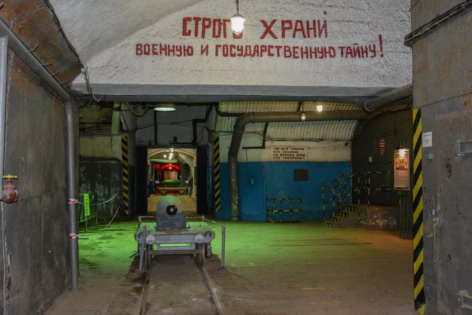 Балаклава график работы. Балаклава крым музей подводных лодок. балаклава подземный музейный комплекс подводных лодок. завод подводных лодок в балаклаве. балаклавский подземный музейный комплекс крым.