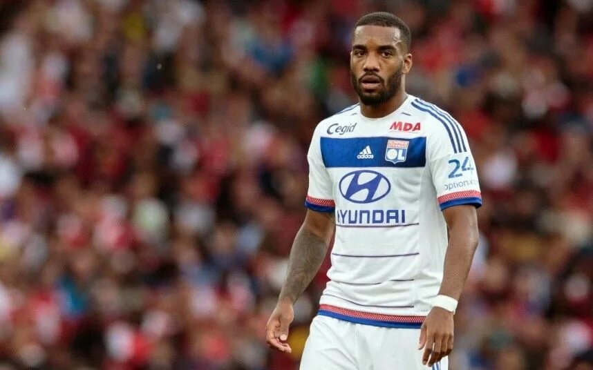 Лион арсенал. Ляказетт футболист лион. лаказетт номер. номер lacazette.
