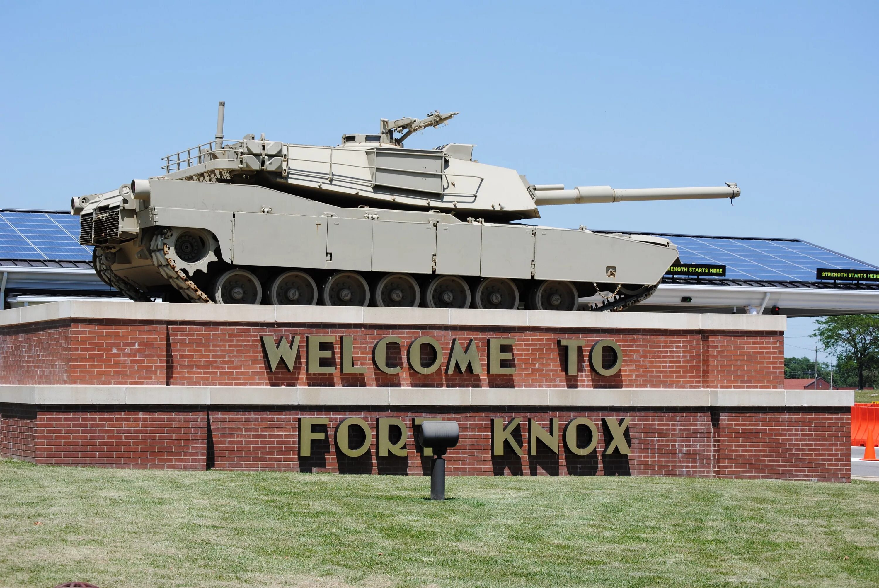Fort knox. Форт-Нокс (Кентукки, США). Базе Форт-Нокс. Золотохранилище США Форт Нокс. Здание Форт Нокс.