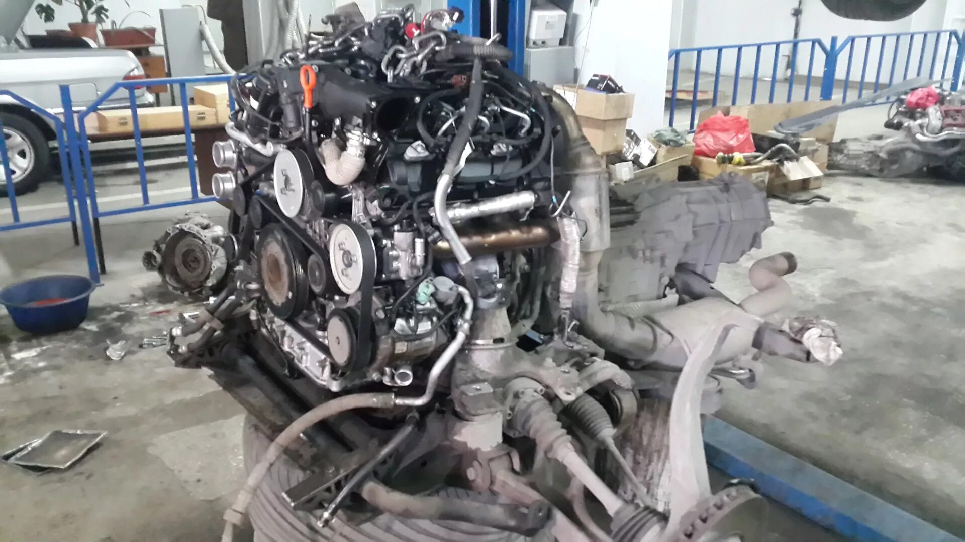 Двигатель q7 3.0 tdi. Двигатель CRCA 3.0 TDI. Audi q7 CRCA. Q7 двигатель CRCA.