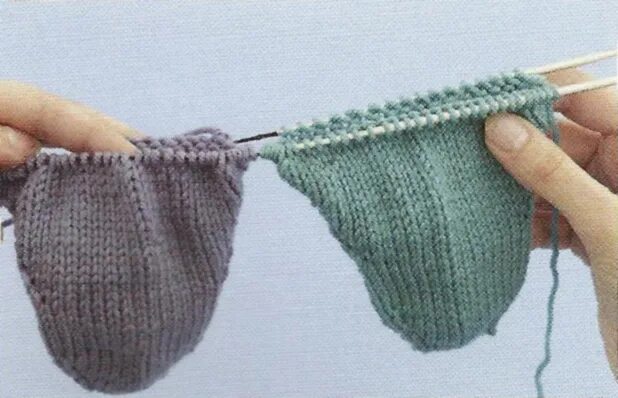 Носки на двух спицах. Носки от мыска на круговых спицах. Как вязать два носка одновременно. Носки на круговых спицах. Носки на двух спицах.