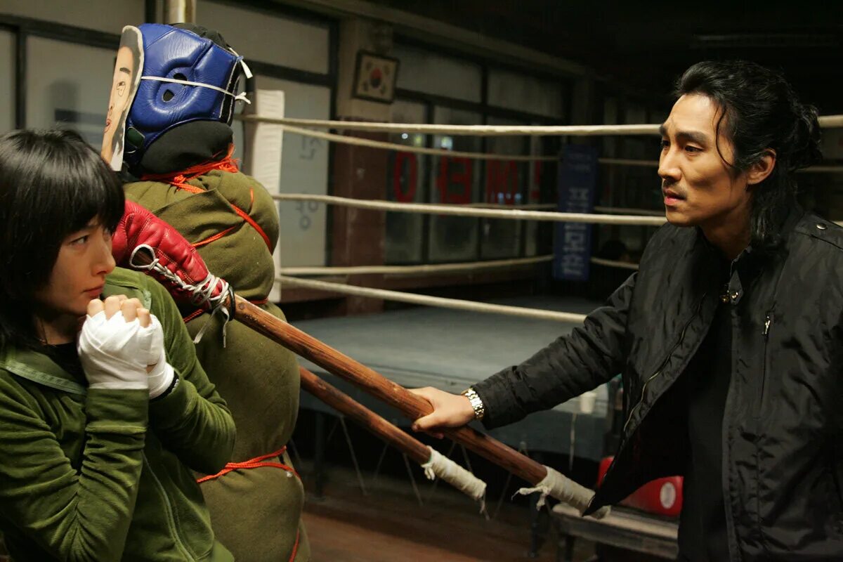 возвращение корея 2007. азиатские триллеры. корейский фильм детектив 2018. вторжение динозавра 2006 корея. азиатские триллеры.