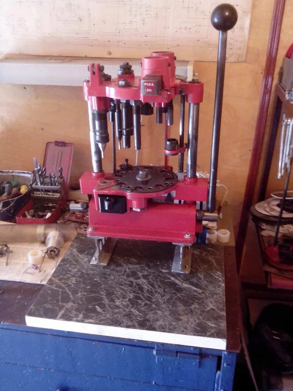 Кузнечный цех умпо. Починка станков. Гидравлический пресс wkp 2500s. Кузнечно прессовый цех уралмашзавода. Слесарь по контрольно-измерительным приборам и автоматике.