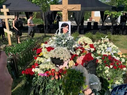 Заворотнюк похоронили в открытом гробу
