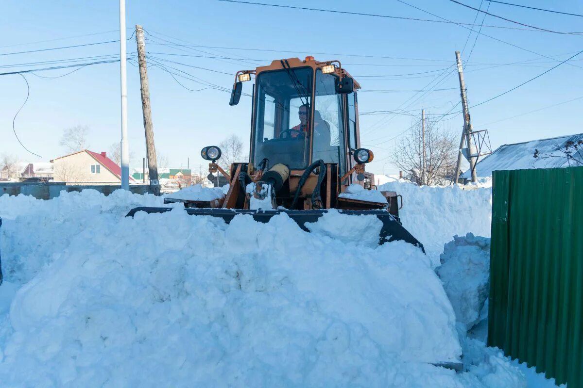 Сектор южно сахалинск. Фото вывоза снега с частного сектора.