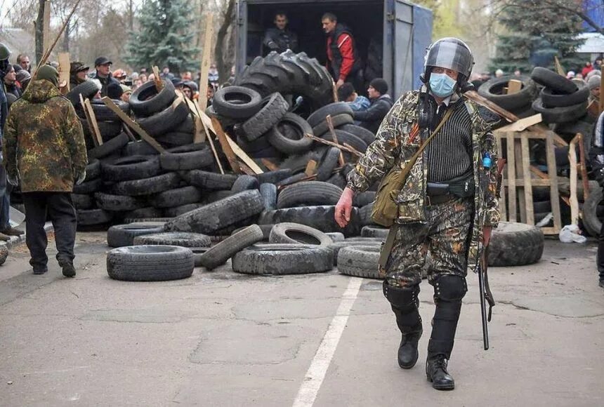 Захваты на востоке. Славянск апрель 2014. Славянск 2014 год начало войны. Славянск 2014 начало войны на Донбассе.