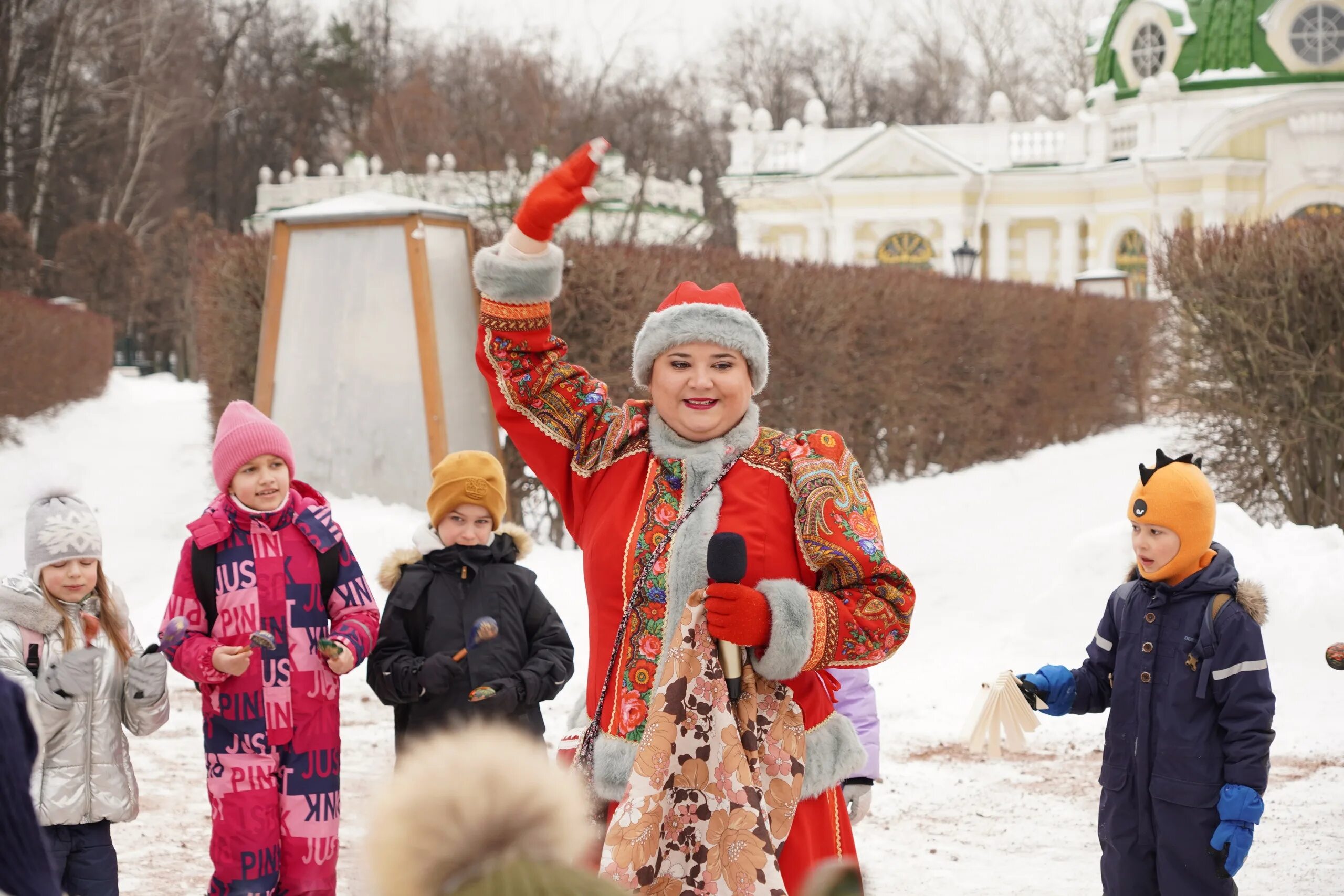 Поют дети москвы масленица. Усадьба Кусково Масленица. Масленица в Кусково 2023. Масленица Елагин остров. Усадьба Измайлово Масленица.