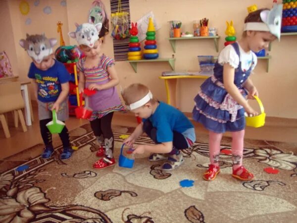 Занятия по сказкам 2 младшая группа. Игрушки забавы для дошкольников младшая группа. театр в младшей группе. развлечения в младшей группе. развлечение в саду младшая группа.