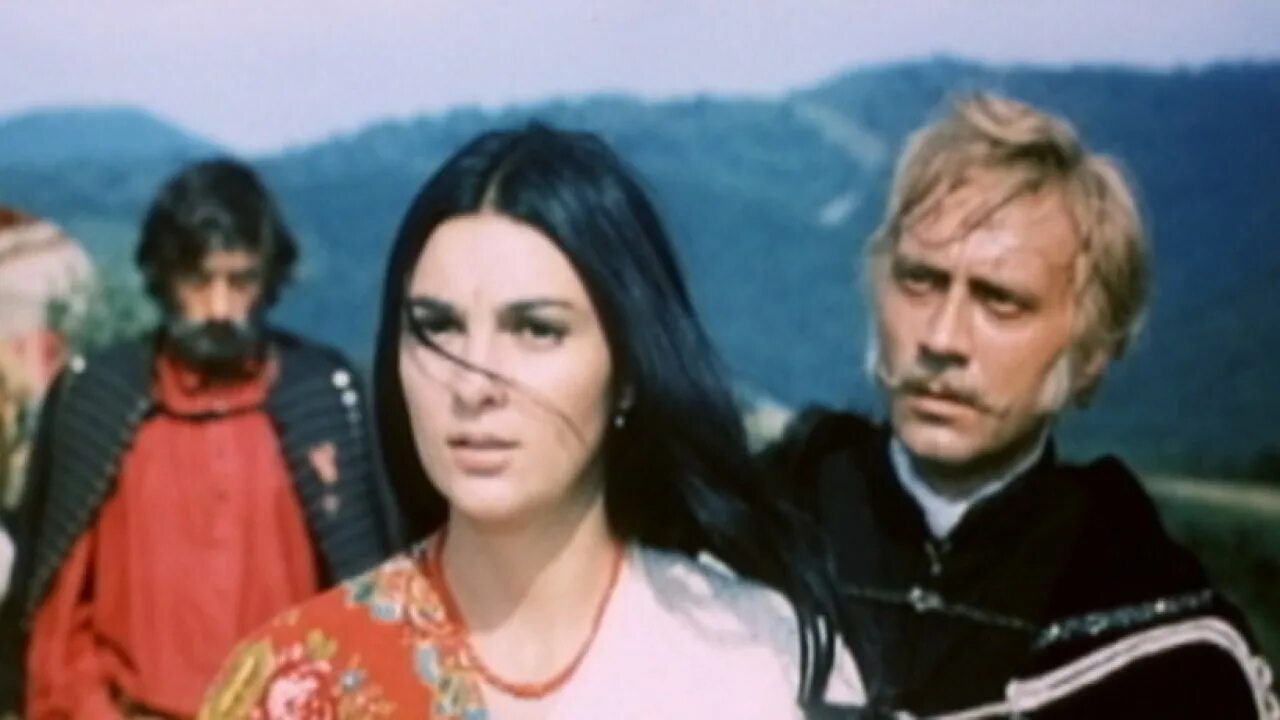 Цыганка рада и лойко зобар. Табор уходит в небо артисты. Макар чудра фильм. Цыган лойко зобар. Табор уходит в небо фильм.