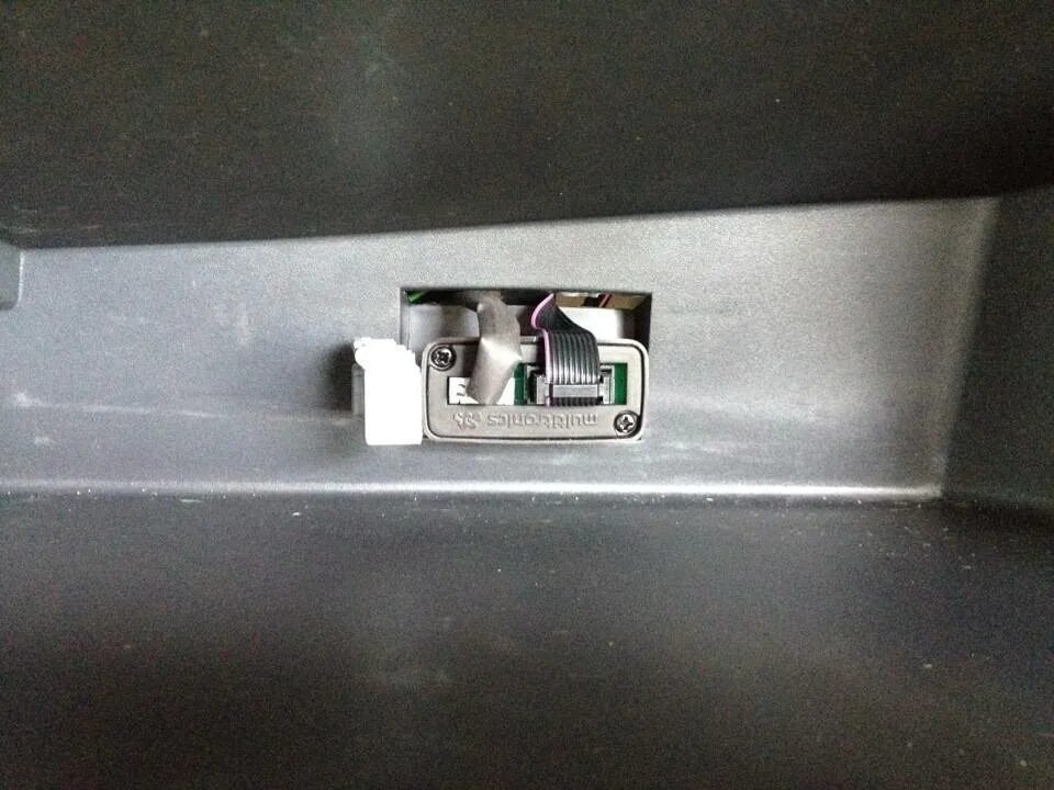 Диагностический разъем рено дастер 2021. Obd разъем рено дастер. Рено дастер обд 2 разъём. Диагностический разъём рено дастер. Рено дастер разъем обд.