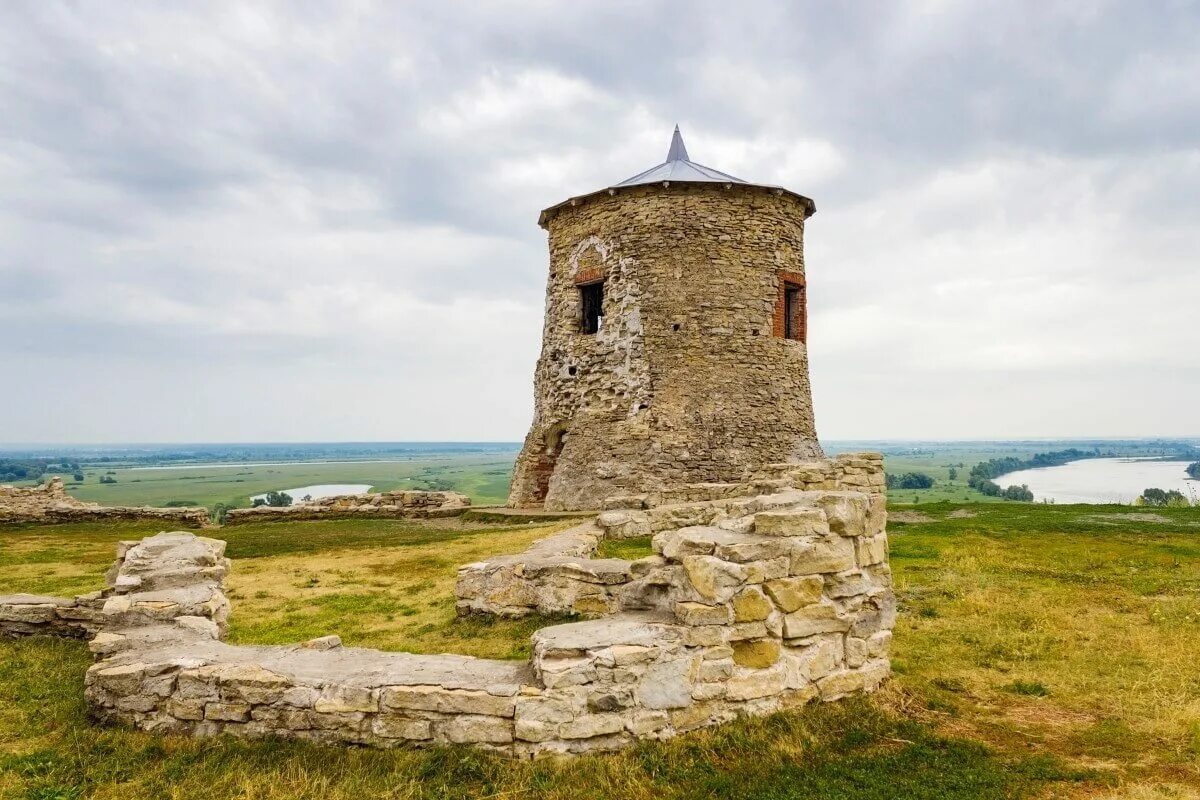 Сколько лет башни