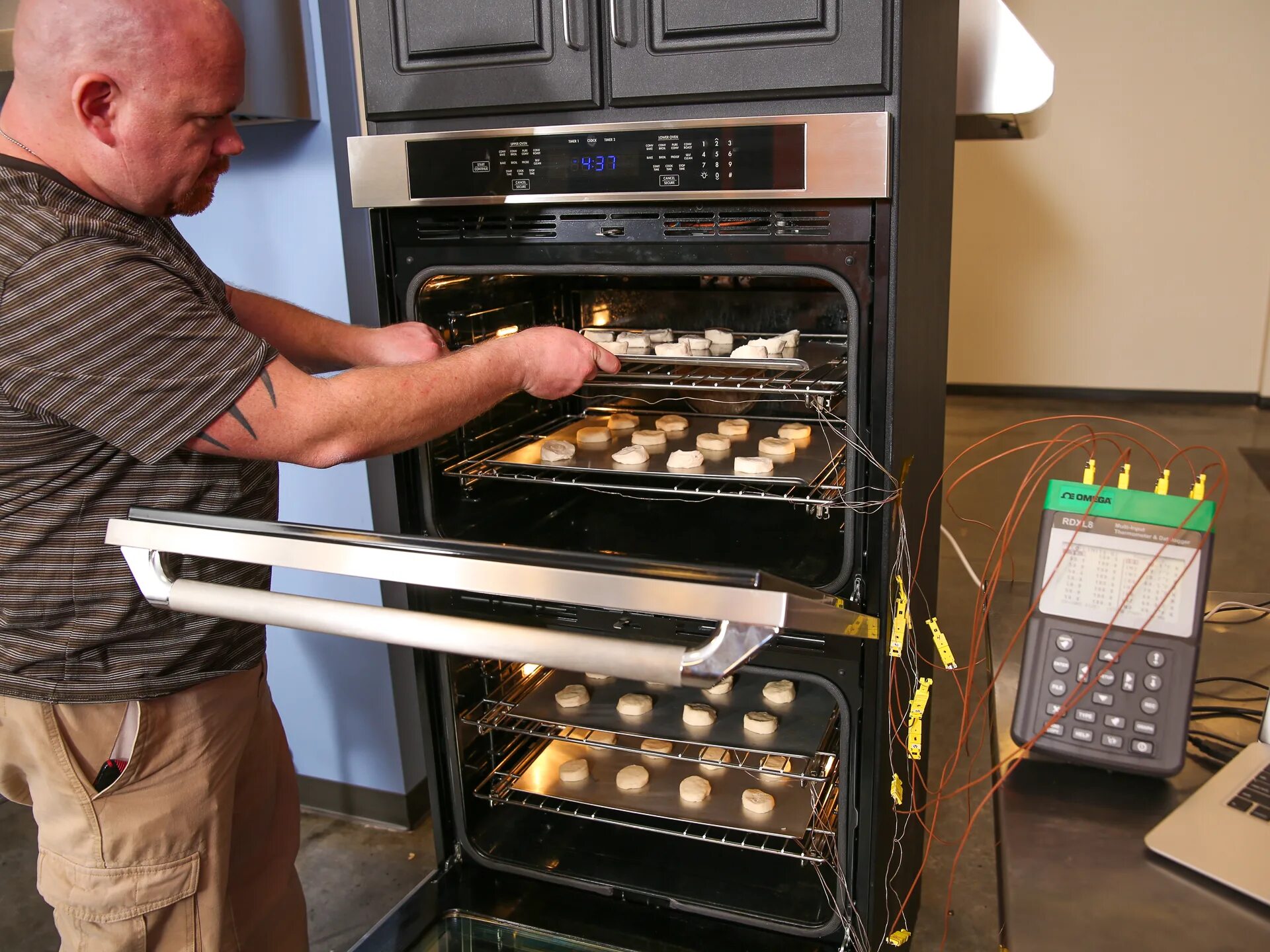 House Oven. Печь Cook Party. Cooking Oven. Cookie on the Rack.