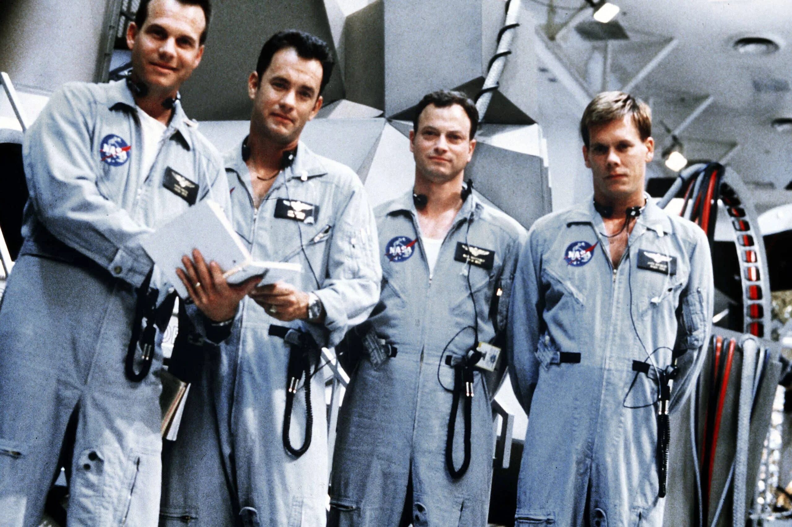 Том про полет. Том хэнкс аполлон 13. аполлон 13 (1995). apollo 13 1995.