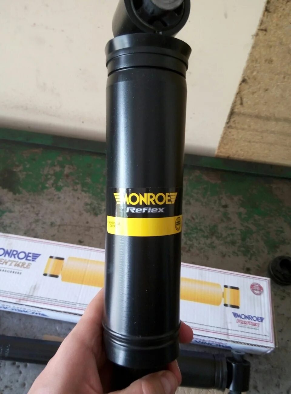 Задние амортизаторы рено сценик 1. Megane 2 renault scenic амортизатор задний. Задние амортизаторы рено сценик рх4 пмр. Megane 2 renault scenic амортизатор задний кыргызстане. Megane 2 renault scenic амортизатор задний кыргызстане.