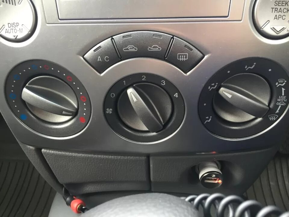 Как снять климат мазда демио Крутилки климата Mazda Demio (2G), 1,5 л, 2002 года стайлинг DRIVE2