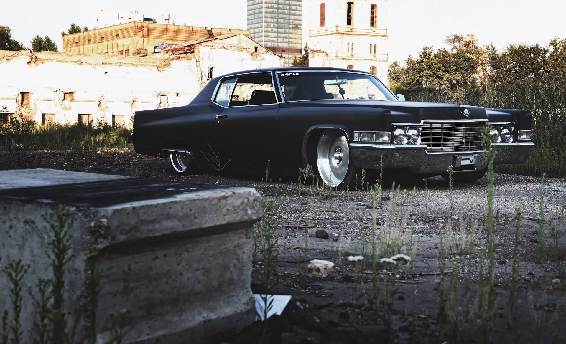 Ghetto drive. Кадиллак в гетто. Американские бандитские машины. Американские машины гангстеров. Машины американских бандитов.