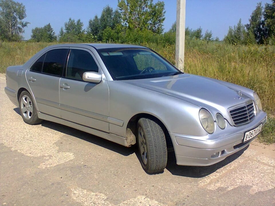 Mercedes e class 2000. Мерседес е класс 2000. Мерседес е200 2000г. Мерседес е200 2000 года. С класс 2000 года