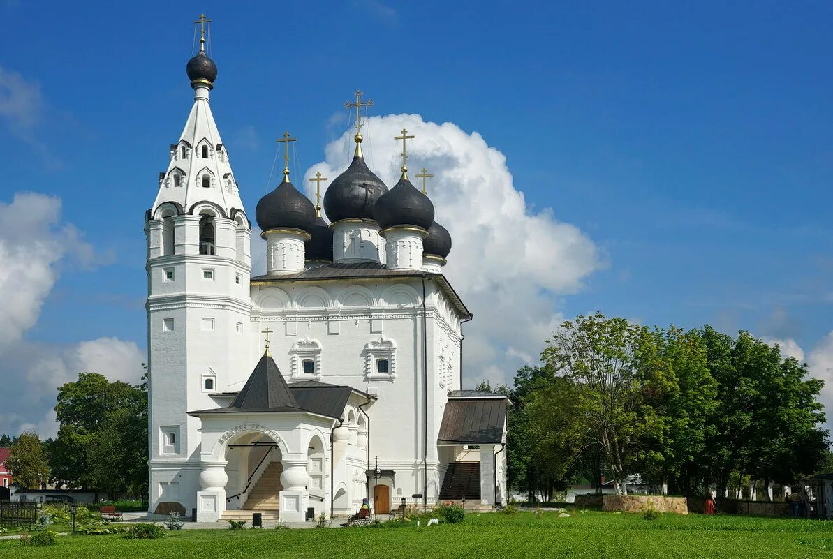 Пятиглавый храм с шатровой колокольней. Спасский монастырь (верея). Вход в храм в иерусалиме. Храм воскресения христова в иерусалиме. Церковь входа в иерусалим великий новгород.