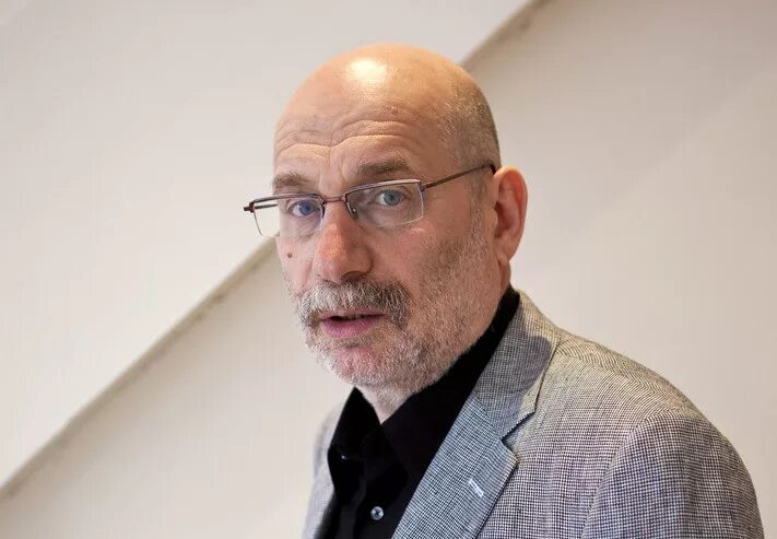 Акунин где живет сейчас 2025. Михаил чхартишвили. отар чхартишвили. чхартишвили князь. борис акунин главный редактор фото.