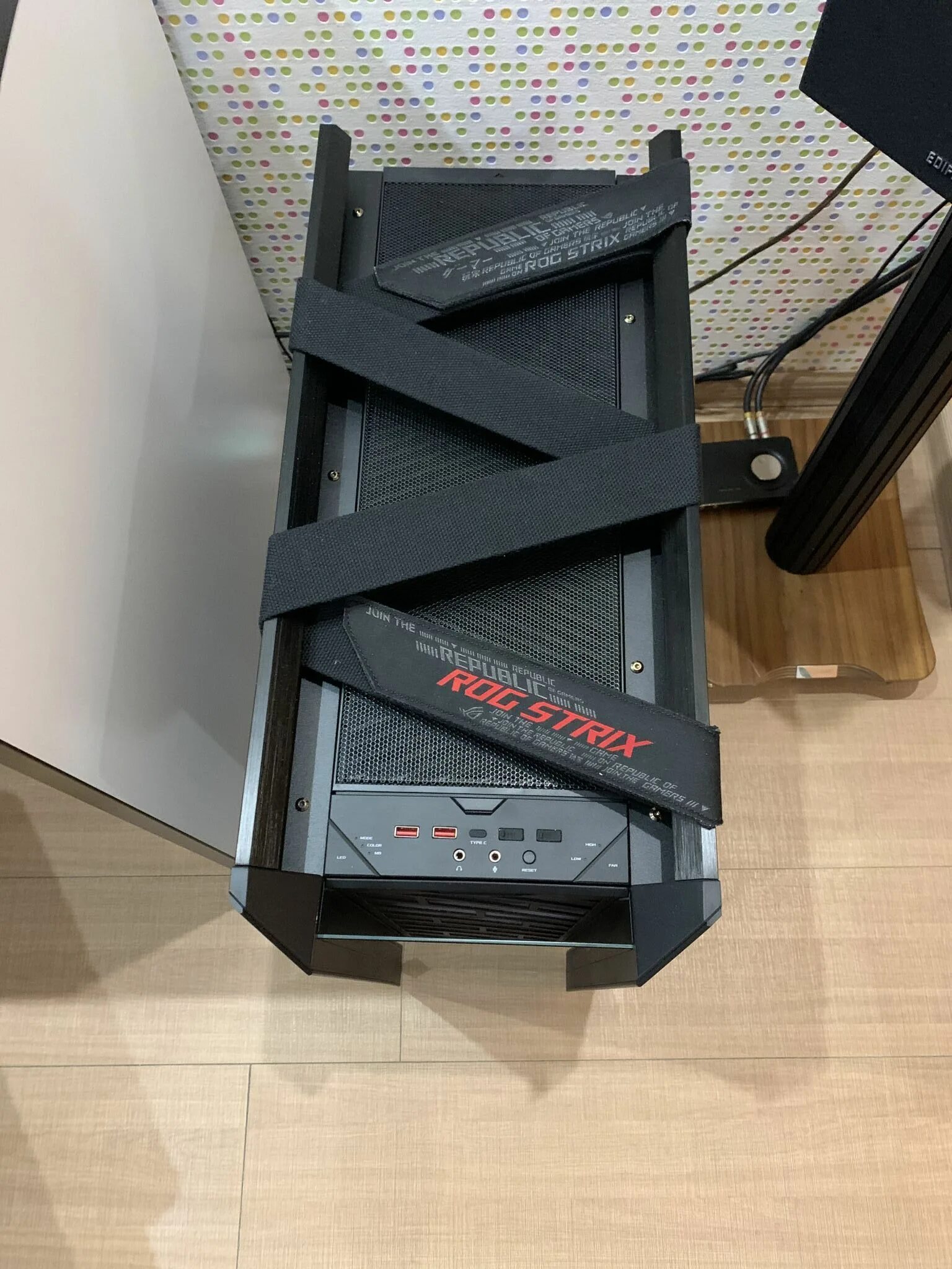 Rog strix helios gx601. Корпус asus rog strix helios gx601 white. asus rog helios gx601. корпус asus rog strix helios gx601 90dc0020-b39000. корпус asus rog 601.