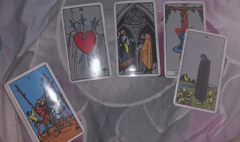 6 пентаклей таро уэйта. тройка пентаклей таро райдер уайт. колода таро ангелов хранителей. рыцарь пентаклей таро манара. 6 пентаклей райдер уэйт.