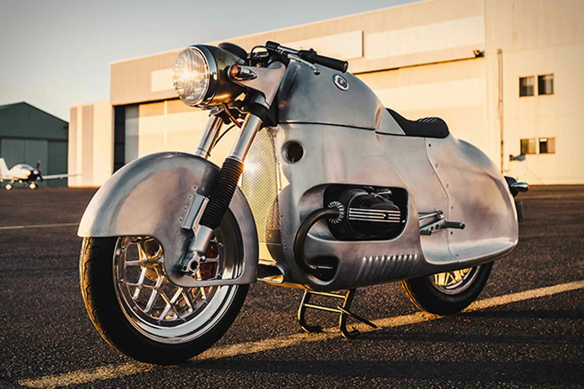 Bmw r18 купить. BMW r100rs. R100rs. BMW r18 Classic. БМВ р18 мотоцикл.