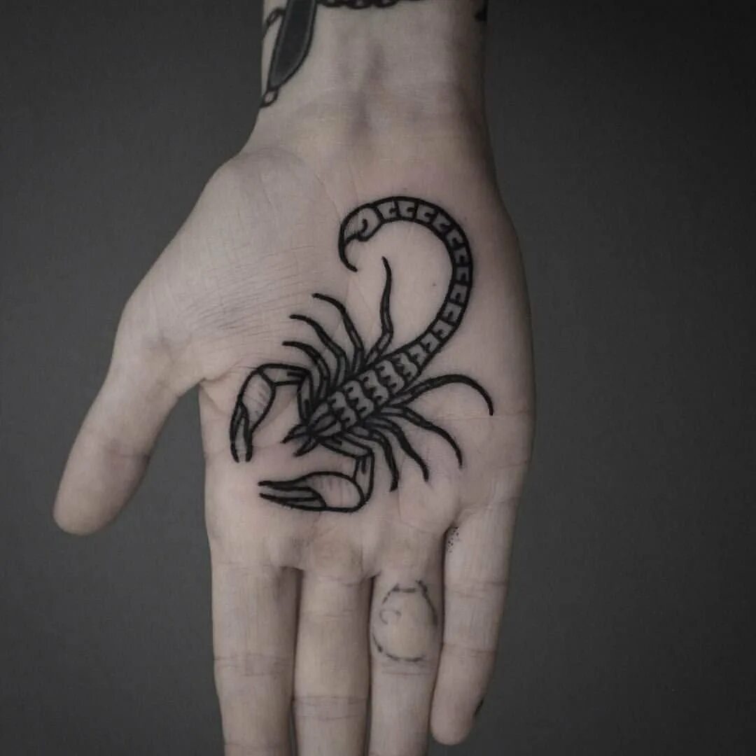 тату скорпион. тату скорпион на кисти. тату скорпион на руке. тату скорпион на руке. тату скорпион на руке.