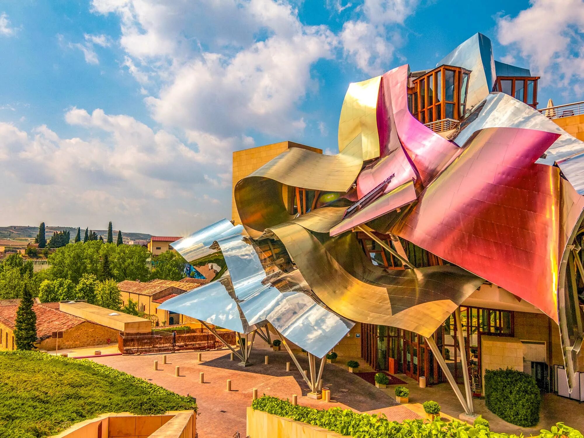 Фрэнк Гери (Frank Gehry) - отель Riscal. Отель Маркиз-де-Рискаль. Фрэнк Гери архитектура отель.