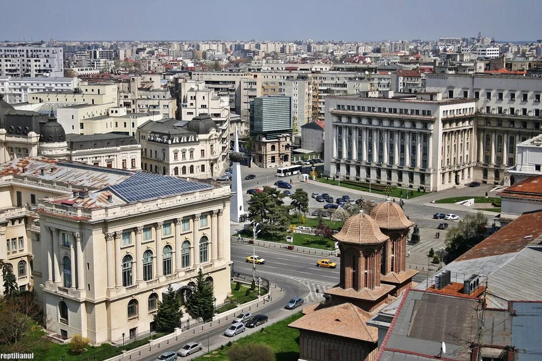 Румыния столица Бухарест. Бухарест площадь революции. Румыния Бухарест достопримечательности. Румыния Бухарест архитектура.