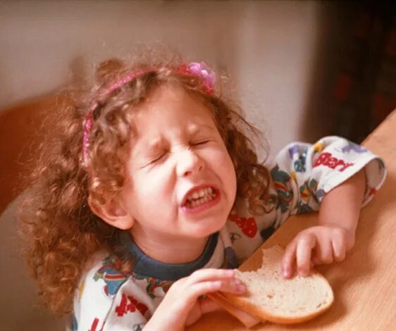 Истеричный ребенок. Ребенку 4 года капризный. Детские капризы. Истеричный ребенок. Ребенку 4 года капризный.