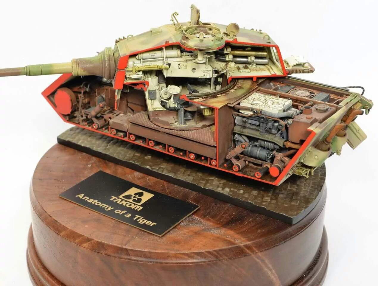 Takom tiger. «tiger ii» takom 1 35. модель танка тигр 2 takom. королевский тигр с интерьером 1/35. модель танка с интерьером.