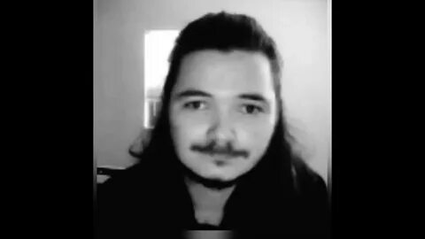 Стример ест