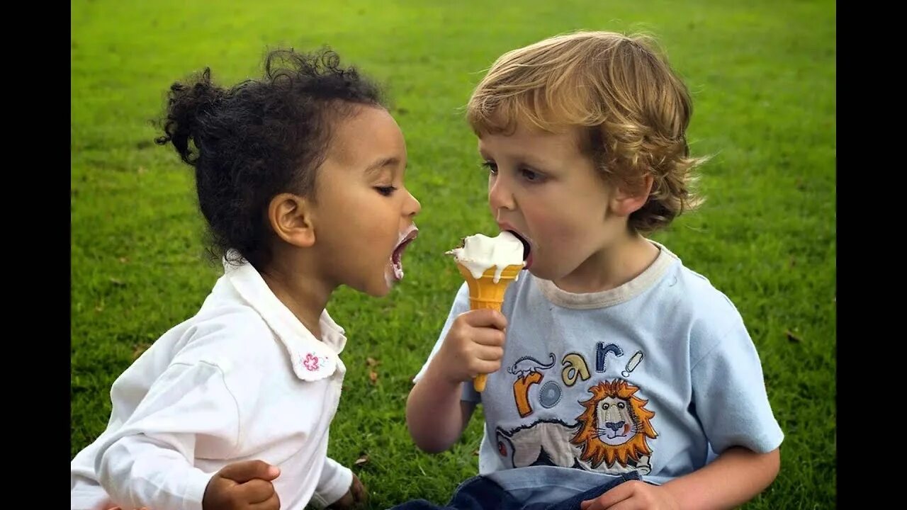 Мороженое шоколадный мальчик. Девушка ест мороженое. She ate ice cream. Мороженое для детей. Мороженое для детей.