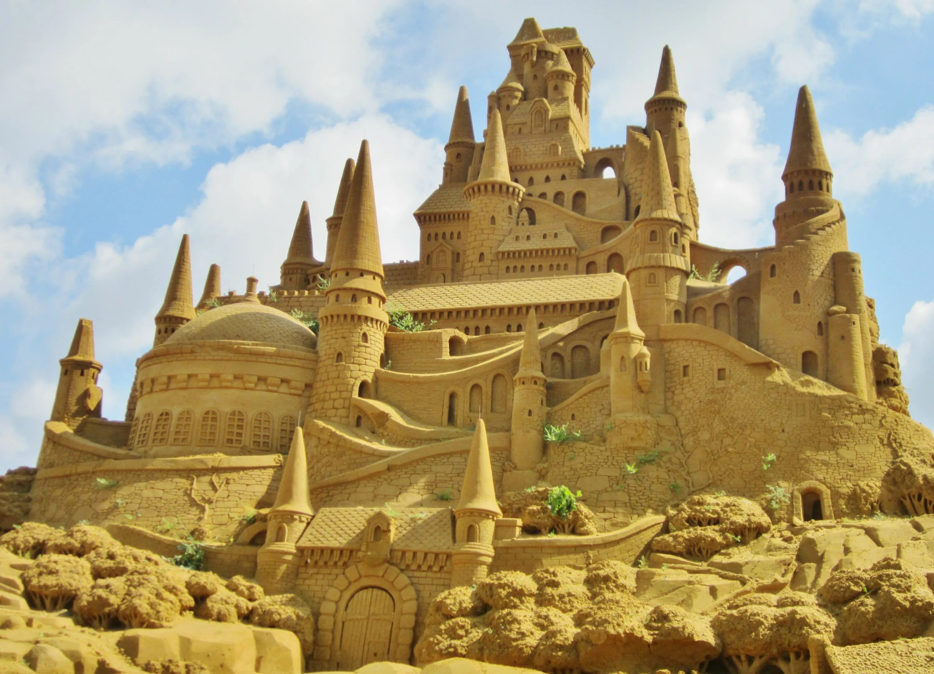 Песчаный замок. Санд кастл. Колманскоп (kolmanskop), намибия. Здание в пустыне. Город-призрак колманскоп в пустыне намиб.