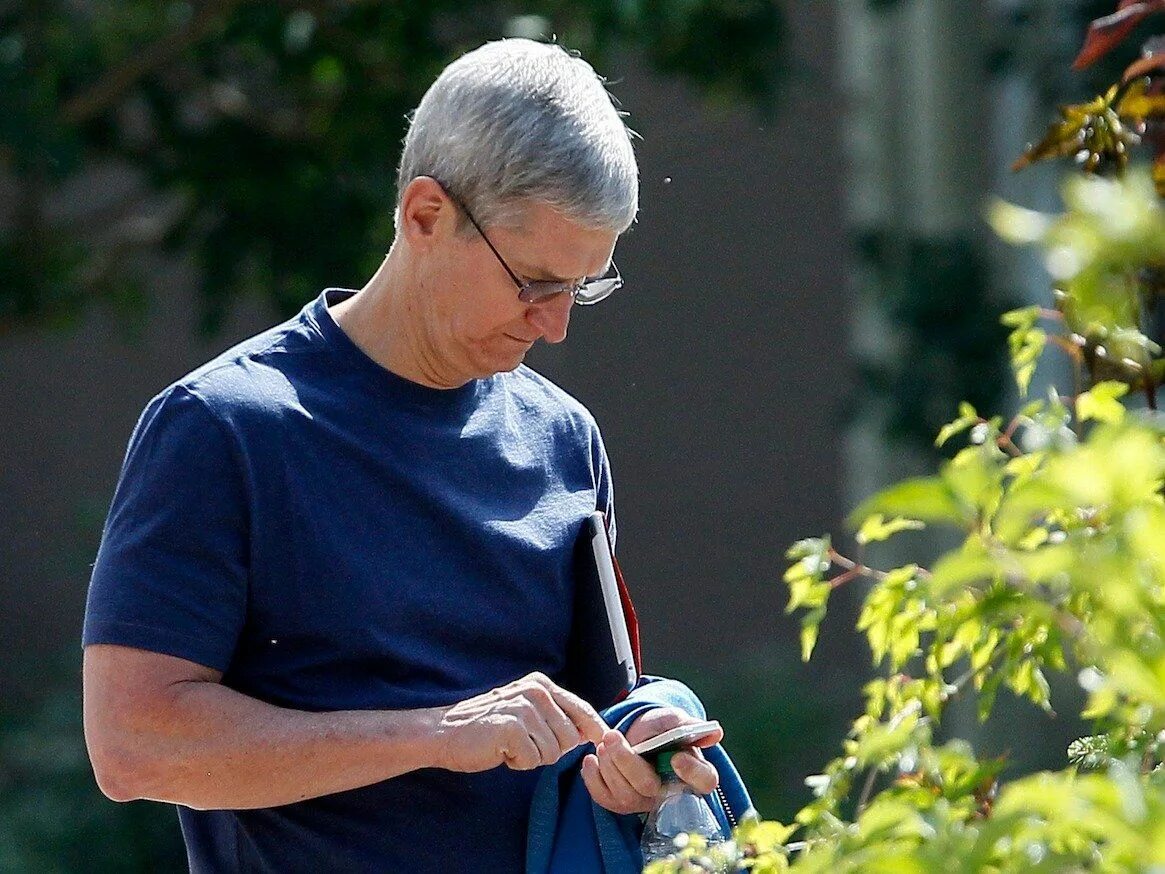 Тим Кук. Тим Кук папарацци. Tim Cook 2007. Тим Кук фото. Где живут тим тин