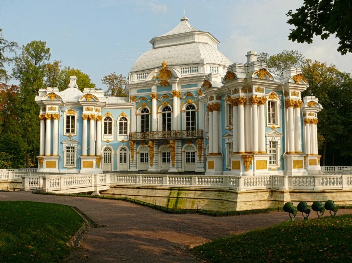 Царский дворец город. Царское село (музей-заповедник). Екатерининский парк Петергоф. Екатерининский дворец в Царском селе. Александровский парк Царское село.