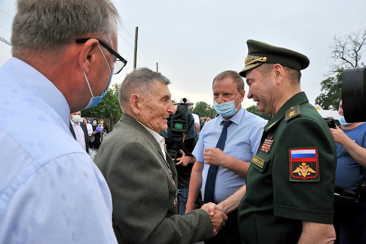 Авдеева алексея юрьевича. Авдеев генерал ЮВО. Авдеев генерал зам командующего ЮВО.