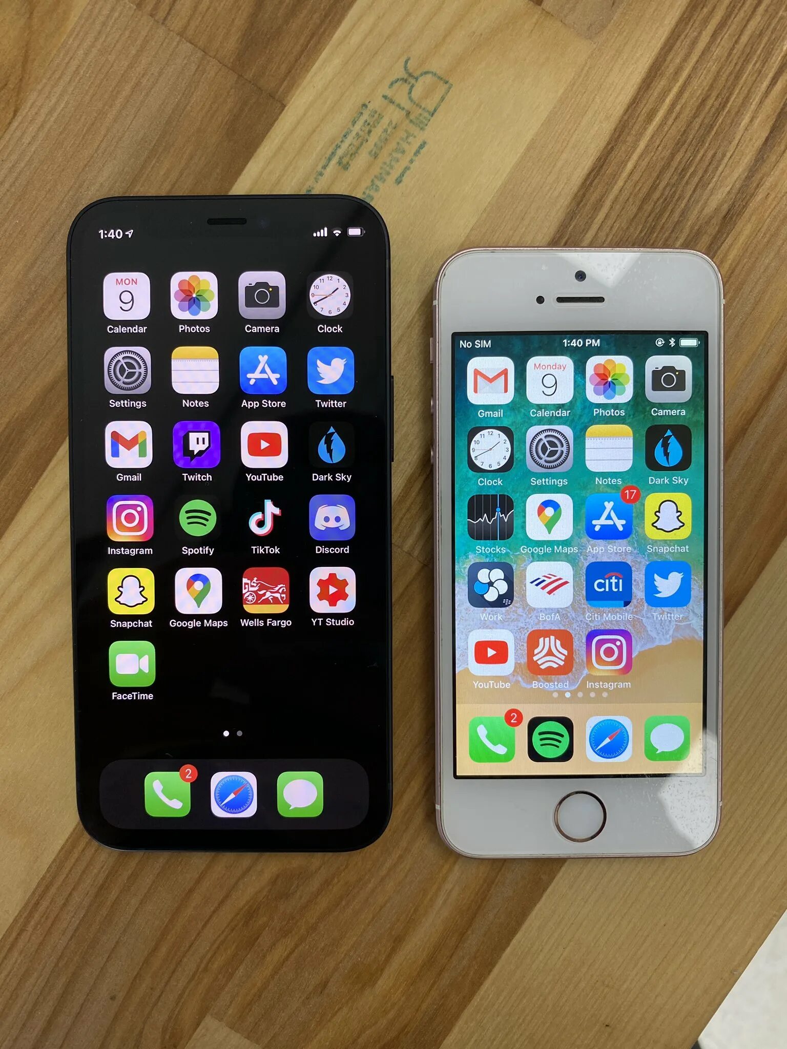 Сравнить айфоны 10. Iphone 12 Mini и iphone se. Iphone 12 Mini vs se. Iphone 12 Mini vs se 2020. Iphone 12 Mini vs 6s.