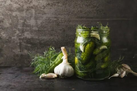 Чеснок в соленые огурцы