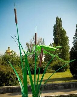 Памятник комару