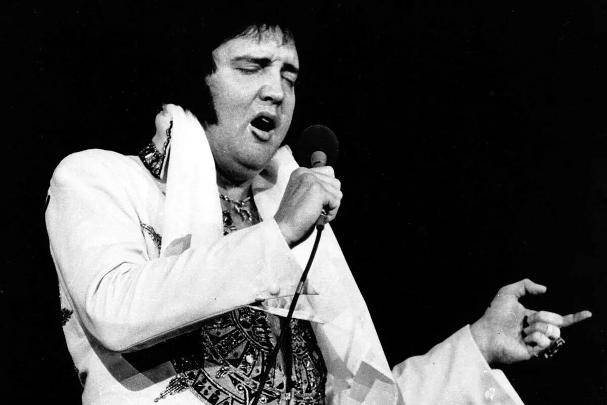 Элвис перкинс. Элвис пресли. Elvis presley обложка. When was elvis presley born. When was elvis presley born.