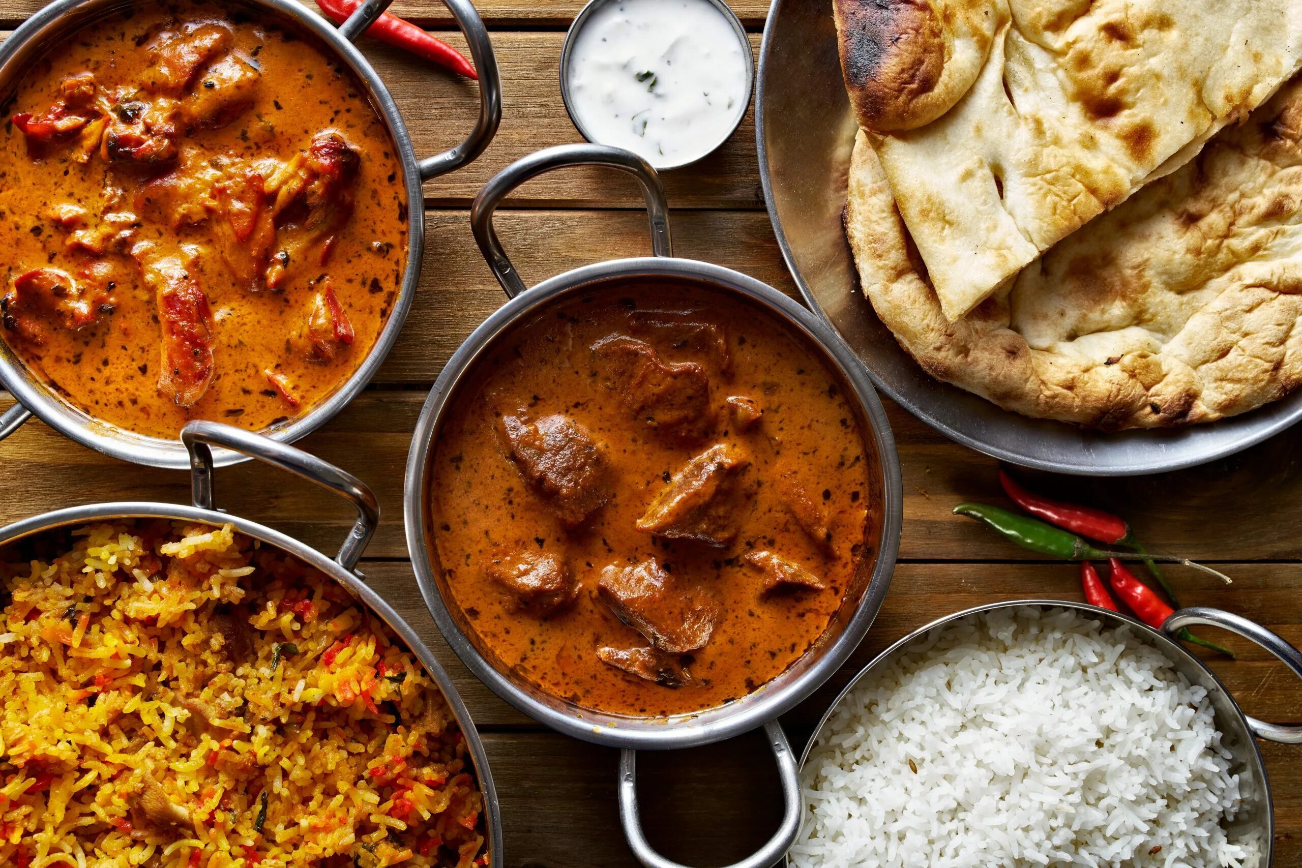 Кухни карри. Индийская кухня бириани. Индийская кухня карри. Curry индийская кухня. НААН индийская кухня.