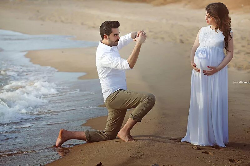 Забеременеешь женюсь. Фотосессия беременности с мужем на море. Фотосессия для беременных на море с мужем. Идеи для фотосессии беременных на море.