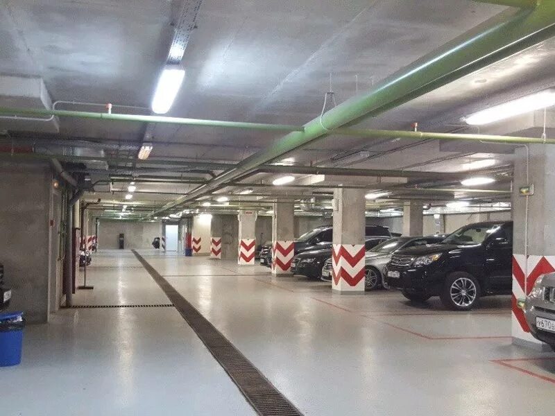 Машиноместо на улице. Машиноместо. Машиноместо подземный паркинг Москва. Машиномест на подземном паркинге. Машиноместо кв м гараж.