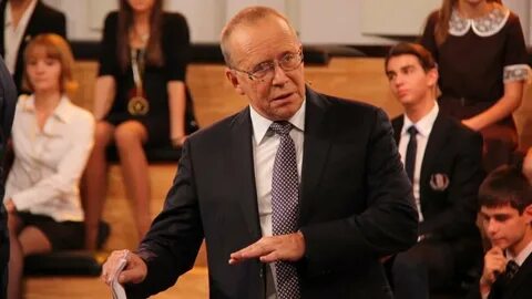 Кто ведет умники и умницы