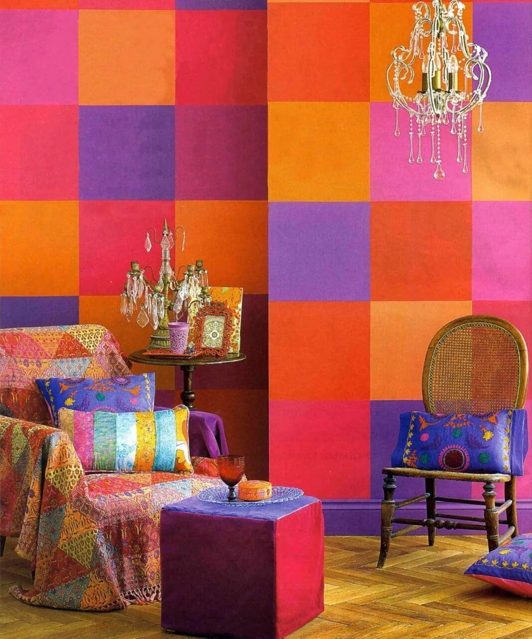 Цветной интерьер. Разноцветные стены. Яркие краски в интерьере. Разноцветная окраска стен. Яркие стены в интерьере.