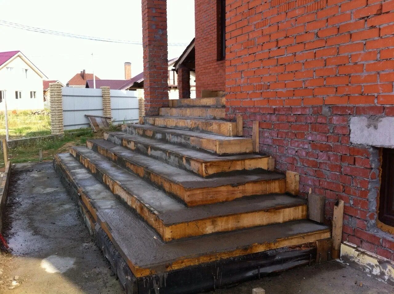 Проект крыльца из бетона. Ступеньки для крыльца из бетона. Литое крыльцо. Крыльцо из бетона. Литое крыльцо.