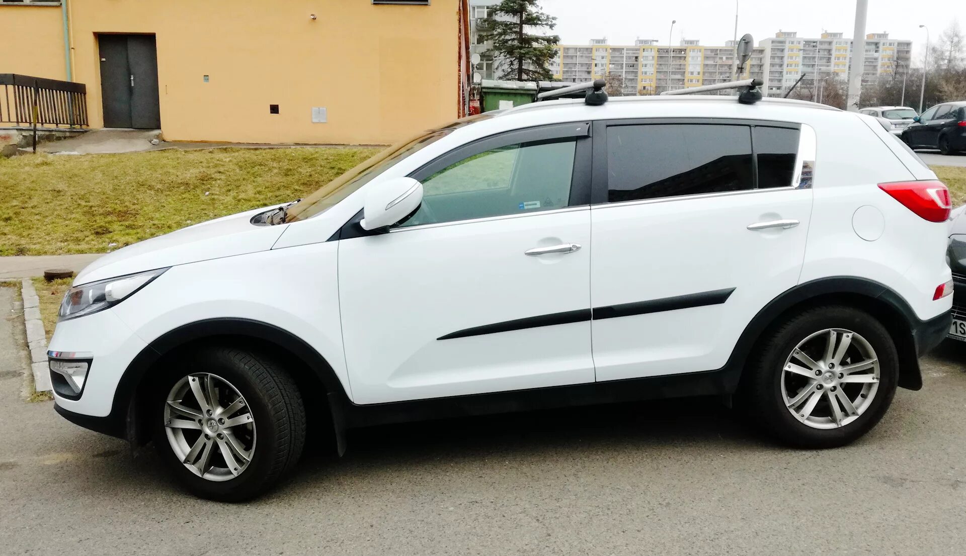 Тонировка 50 процентов Киа Спортейдж. Тонировка 50 процентов Киа Спортаж. Kia Sportage 3 тонировка передних стекол. Тонировка 35 процентов Киа Спортейдж.