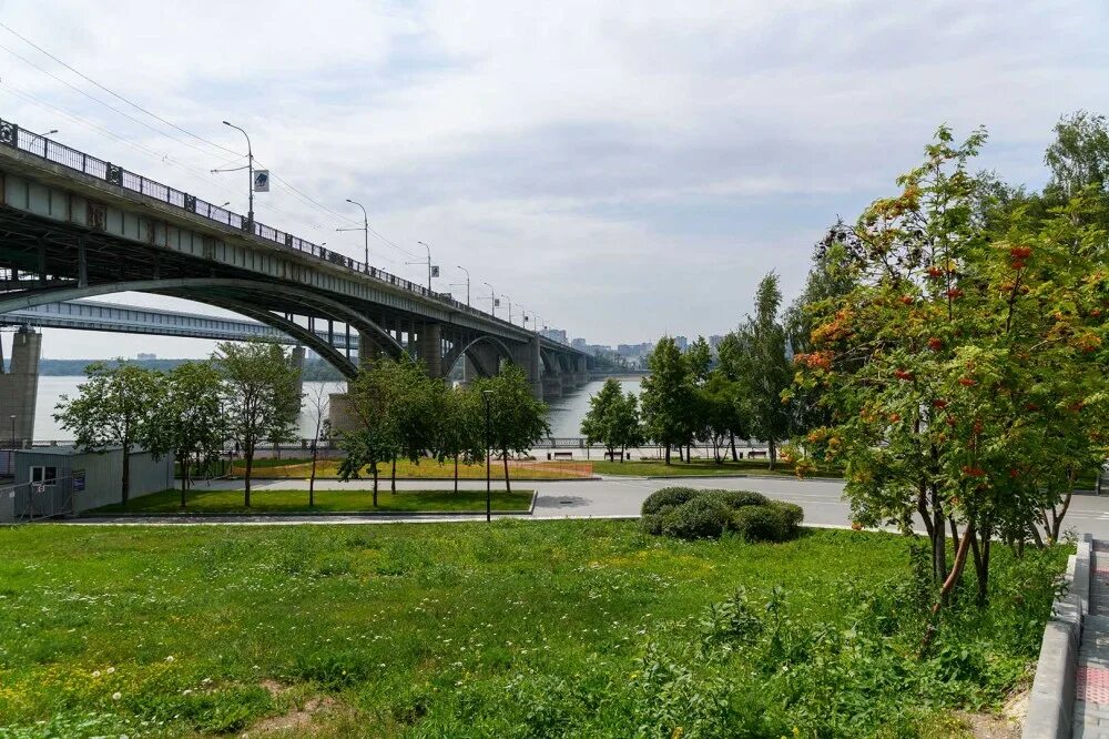 михайловская набережная новосибирск ночью. димитровский мост новосибирск. контейнерный терминал клещиха новосибирск. набережная новосибирск мосты. под новосибирска.