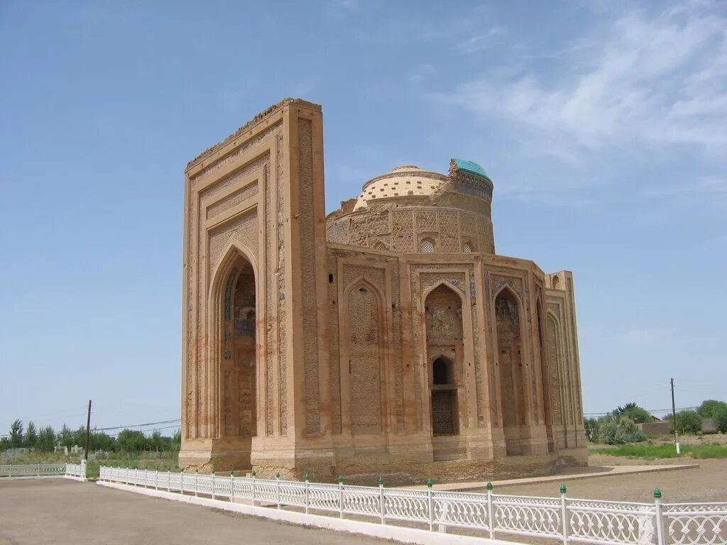 куне ургенч. минарет кутлуг. минарет куня-ургенча. куне ургенч. куня ургенч город.